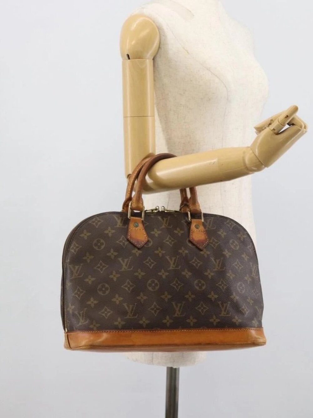 LOUIS VUITTON Monogram Alma Hand Bag M51130 LV Auth 189623